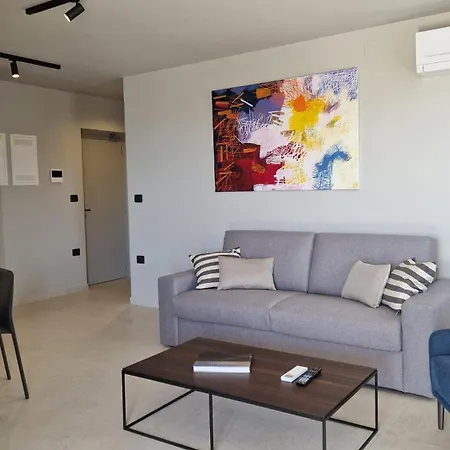 Apartment 4r Royal Rojnic 2 *