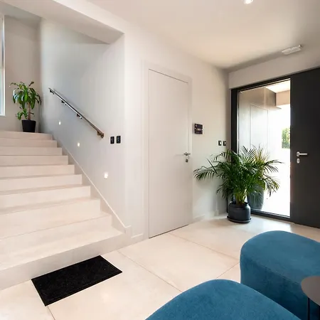 Apartment 4r Royal Rojnic 2