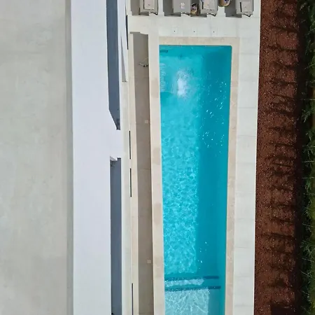 Apartment 4r Royal Rojnic 2