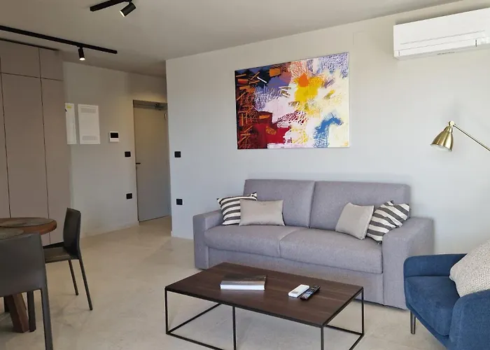 Apartment 4r Royal Rojnic 2 *