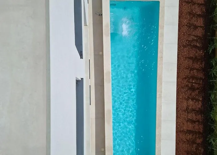 Apartment 4r Royal Rojnic 2