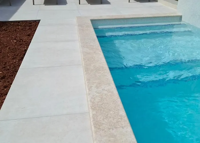 Apartment 4r Royal Rojnic 2 *